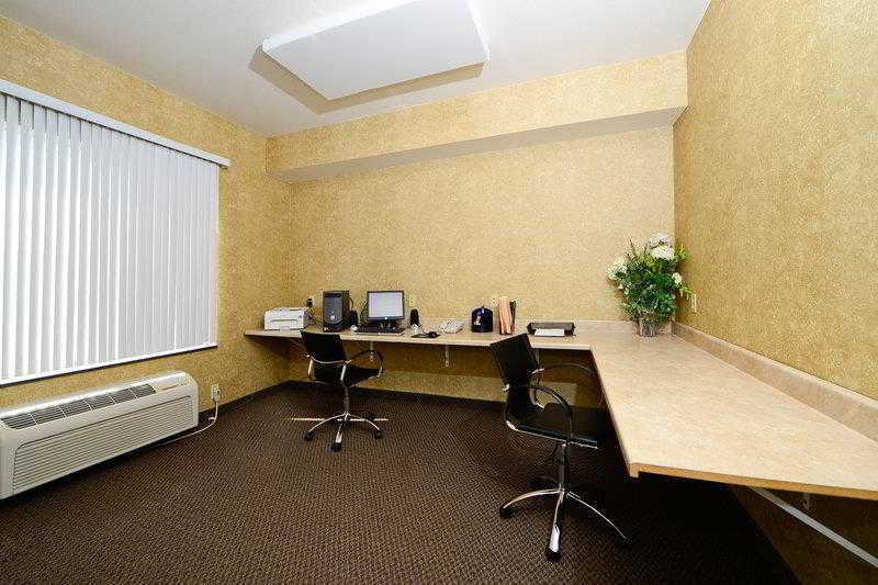 Best Western Penn-Ohio Inn & Suites Hubbard Facilidades foto