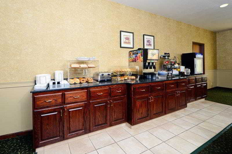 Best Western Penn-Ohio Inn & Suites Hubbard Restaurante foto